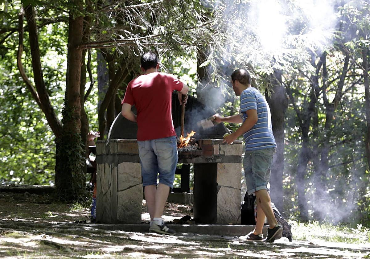 Multas de 1.000 euros por hacer barbacoas en Álava este verano