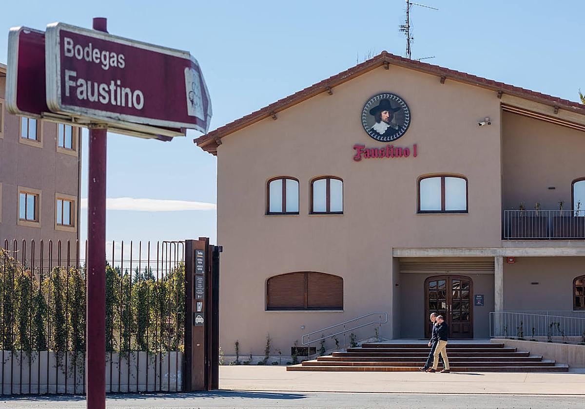 Vista de las Bodegas Faustino, en Oion.