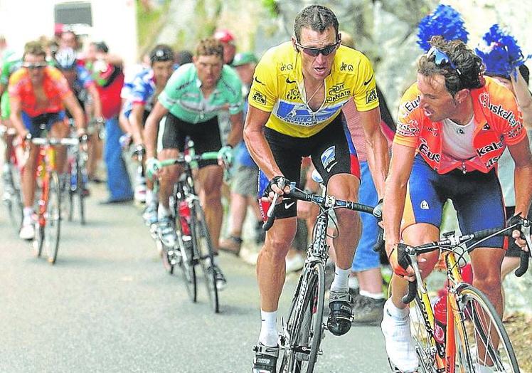 El mejor Tour. Iban Mayo, en cabeza delante de Armstrong, y Zubeldia al fondo tras Ullrich, brillaron en 2003.