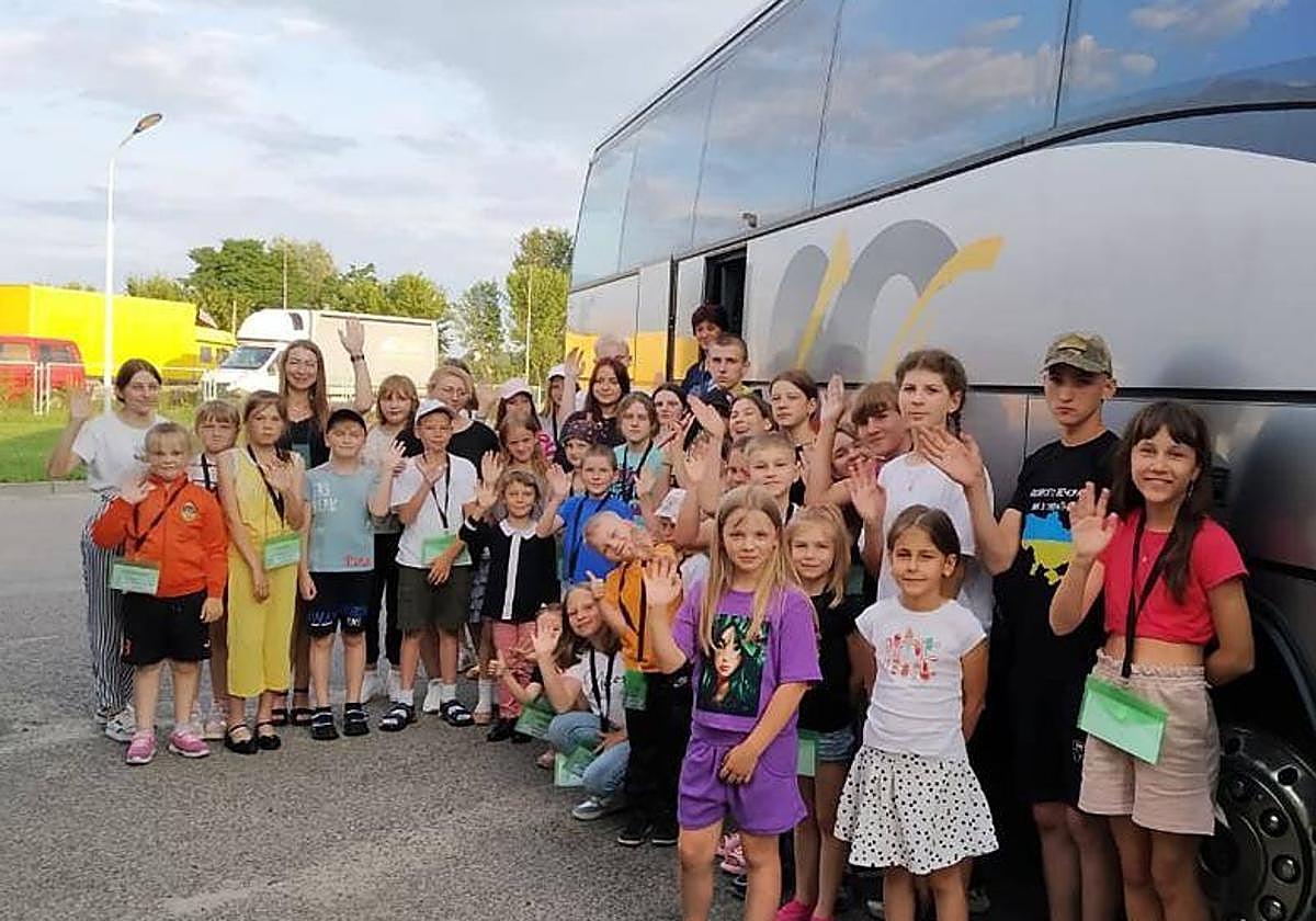 Familias alavesas ofrecen un verano «seguro y tranquilo» a niños ucranianos