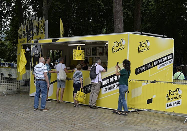 Imagen principal - Cómo disfrutar de la &#039;Fan Park&#039; de El Arenal desde mañana