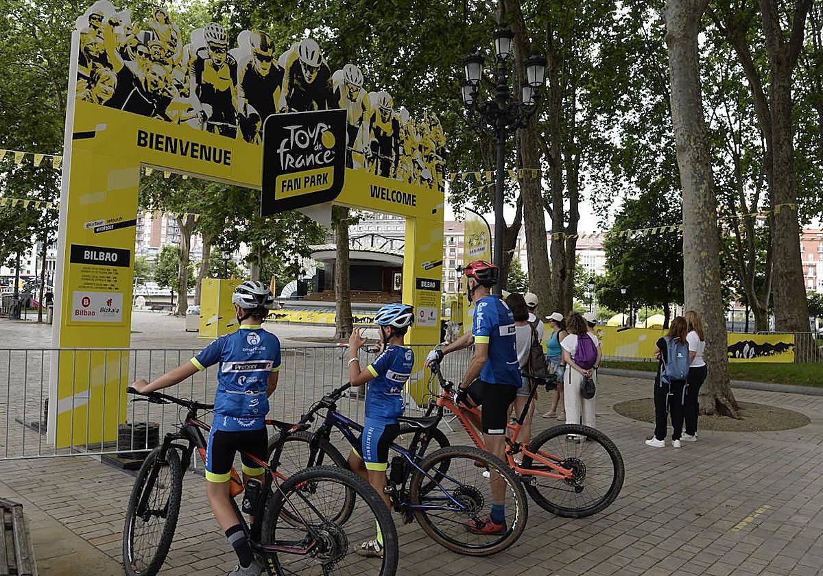 Entrada de la Fan Park.