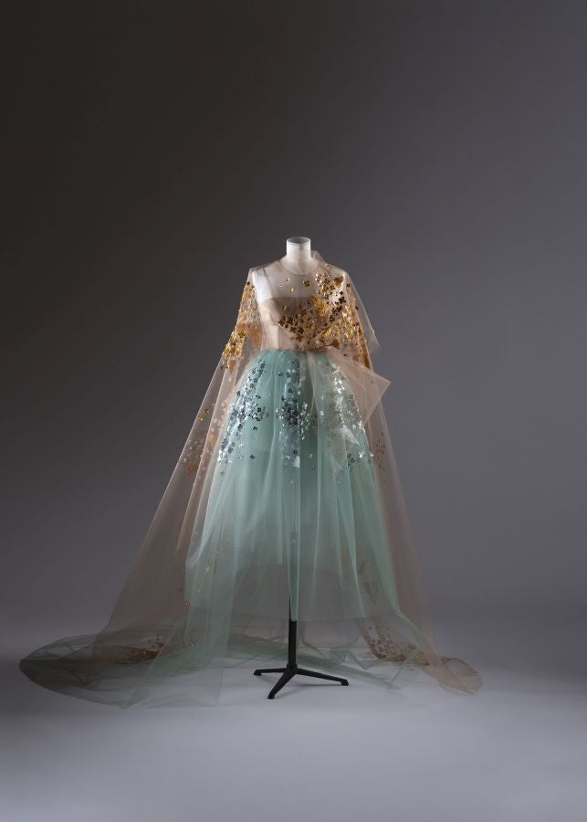 El Museo Balenciaga expone la primera antología del diseñador Josep Font