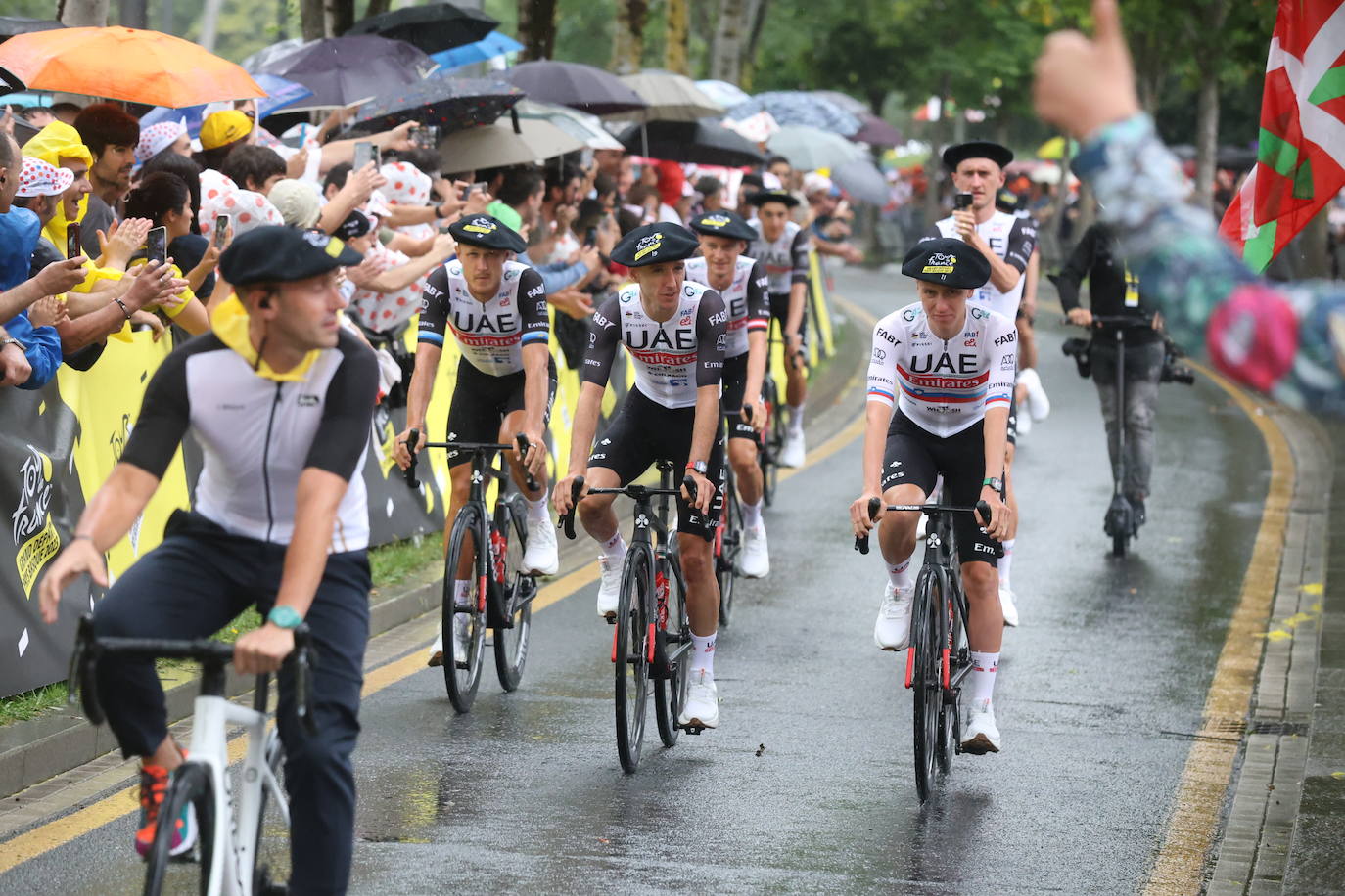 Bilbao descorcha la fiesta del Tour con la presentacion de equipos