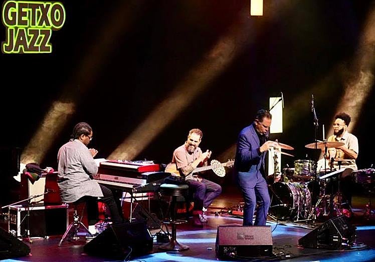 El cuarteto en la segunda, 'Baby hold on'.