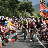 Miles de aficionados animan en El Vivero