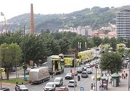 Los preparativos de la meta en la avenida Zumalakarregi.