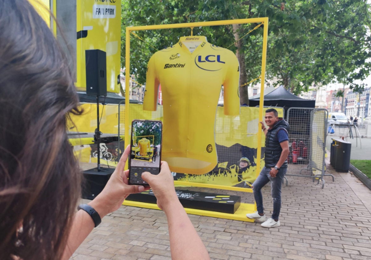 Espectacular ambiente en Bizkaia por la primera etapa del Tour