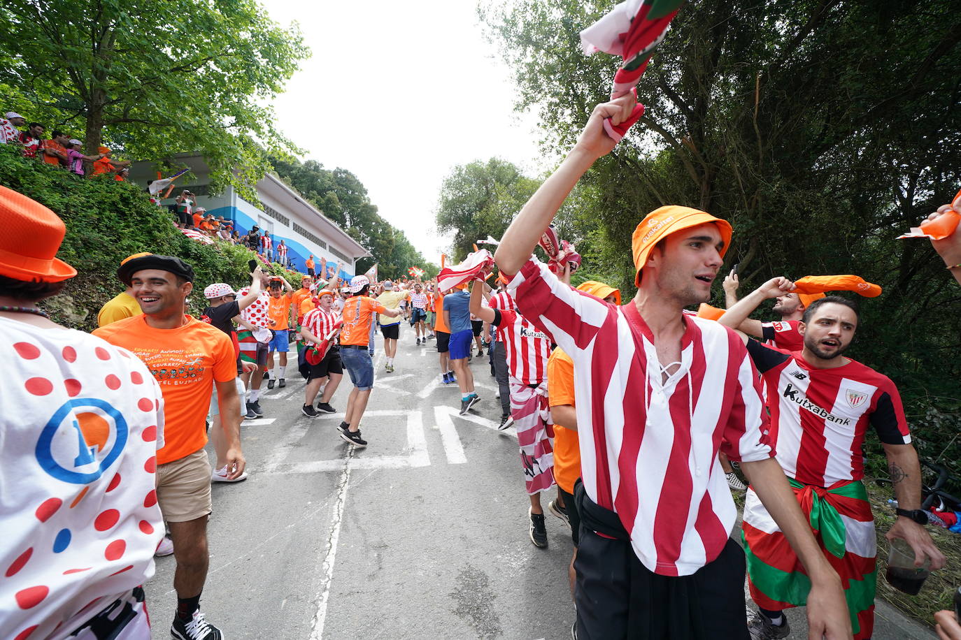 Fiesta en la subida al Pike Bidea