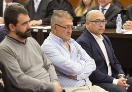 Koldo Ochandiano, Aitor Tellería y Alfredo de Miguel, durante el juicio.