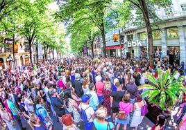 Se ha convertido en una tradición que el concierto inaugural del festival sea en plena Gran Vía.