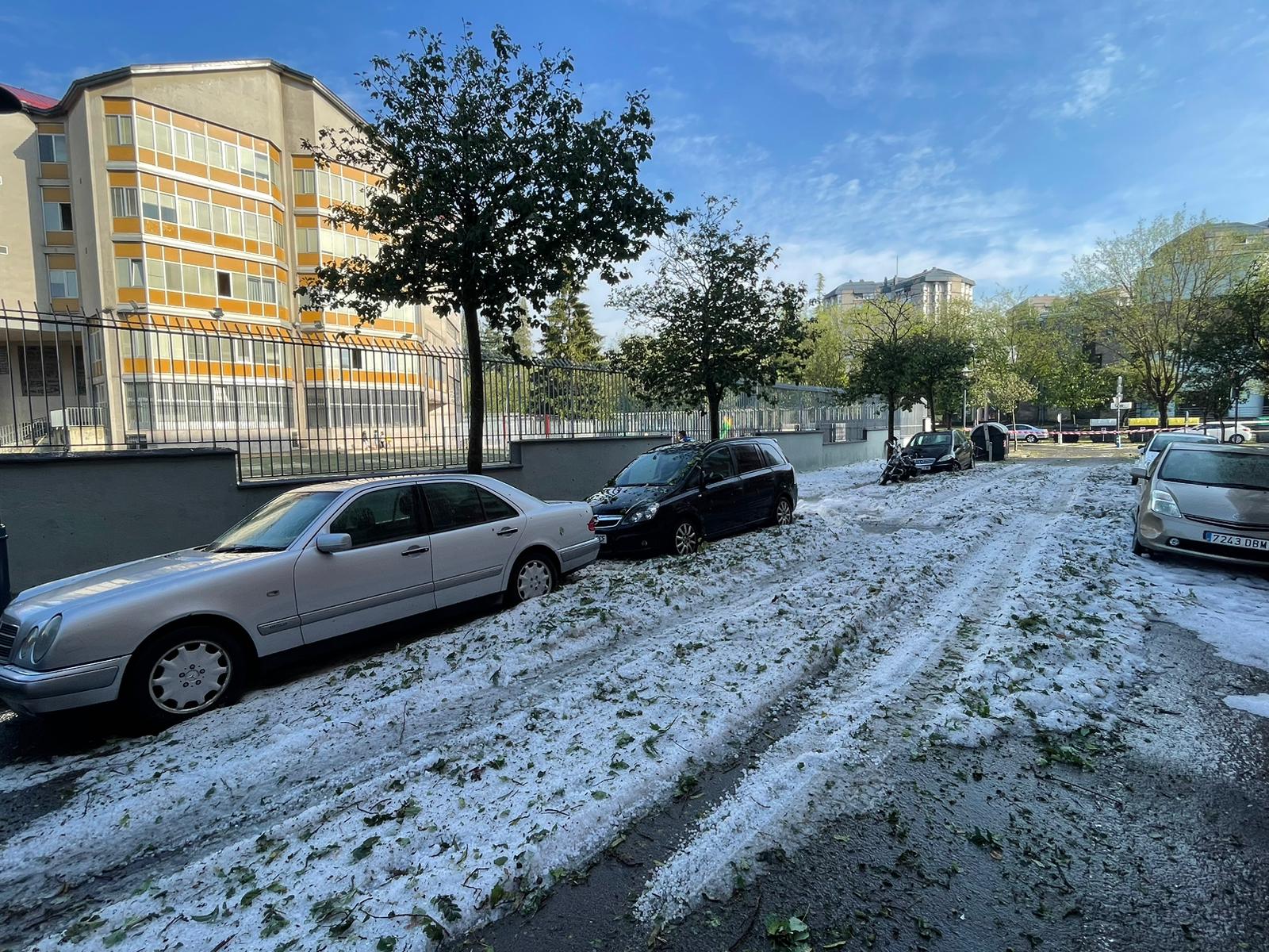 Vitoria trata de recuperar la normalidad: se prioriza la limpieza de las aceras y de los 45.000 sumideros