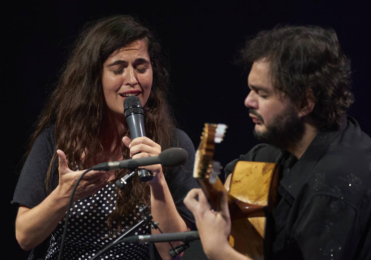 Yamandú Costa y Silvia Pérez Cruz, en el Teatro Principal.