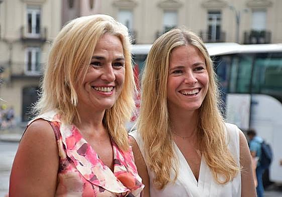 Esther Martínez y Bea Fanjul, en un acto electoral del PP vasco.