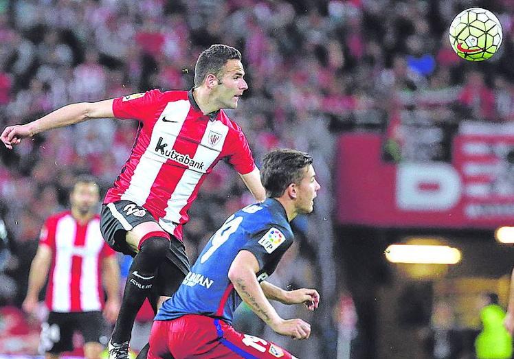 Borja Viguera llegó al Athletic tras marcar 25 goles con el Alavés.