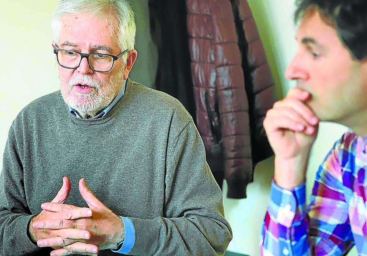 Joaquín Robles de Imandra, empresa que ha diseñado el plan director, junto al director de la oficina de promoción económica.