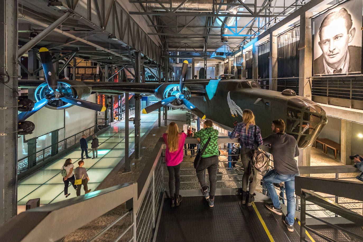 Réplica del bombardero B-24J 'Libertador' en el Museo del Alzamiento.
