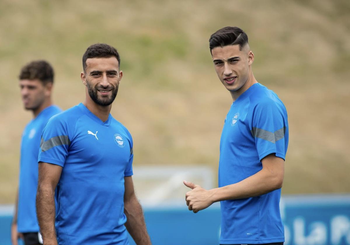 El canterano Unai Ropero, a la derecha, junto a otro canterano albiazul, Abde.