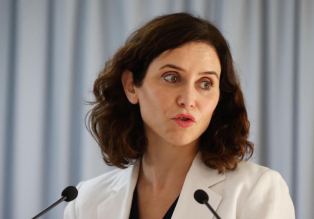 Ayuso sufre un aborto a las ocho semanas de gestación