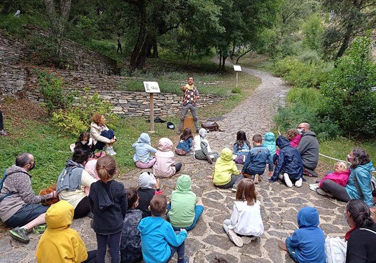El festival de cuentos celebra este año su tercera edición en el Jardín de Santa Catalina.