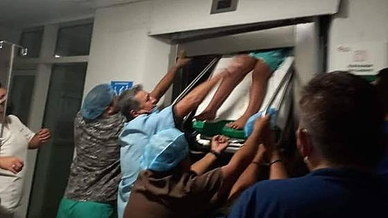 Tragedia en México: una niña muere aplastada por un ascensor cuando la trasladaban en camilla