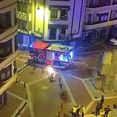 El drama para escapar de las llamas: un hombre, una mujer y dos niños saltaron por la ventana