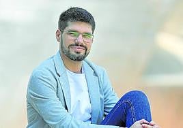 Martínez es ingeniero informático y fue secretario general de Podemos Euskadi entre 2017 y 2020.