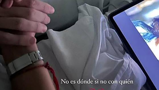La mujer de Sergio Rico publica su primera foto en el hospital: «No es dónde, sino con quién»