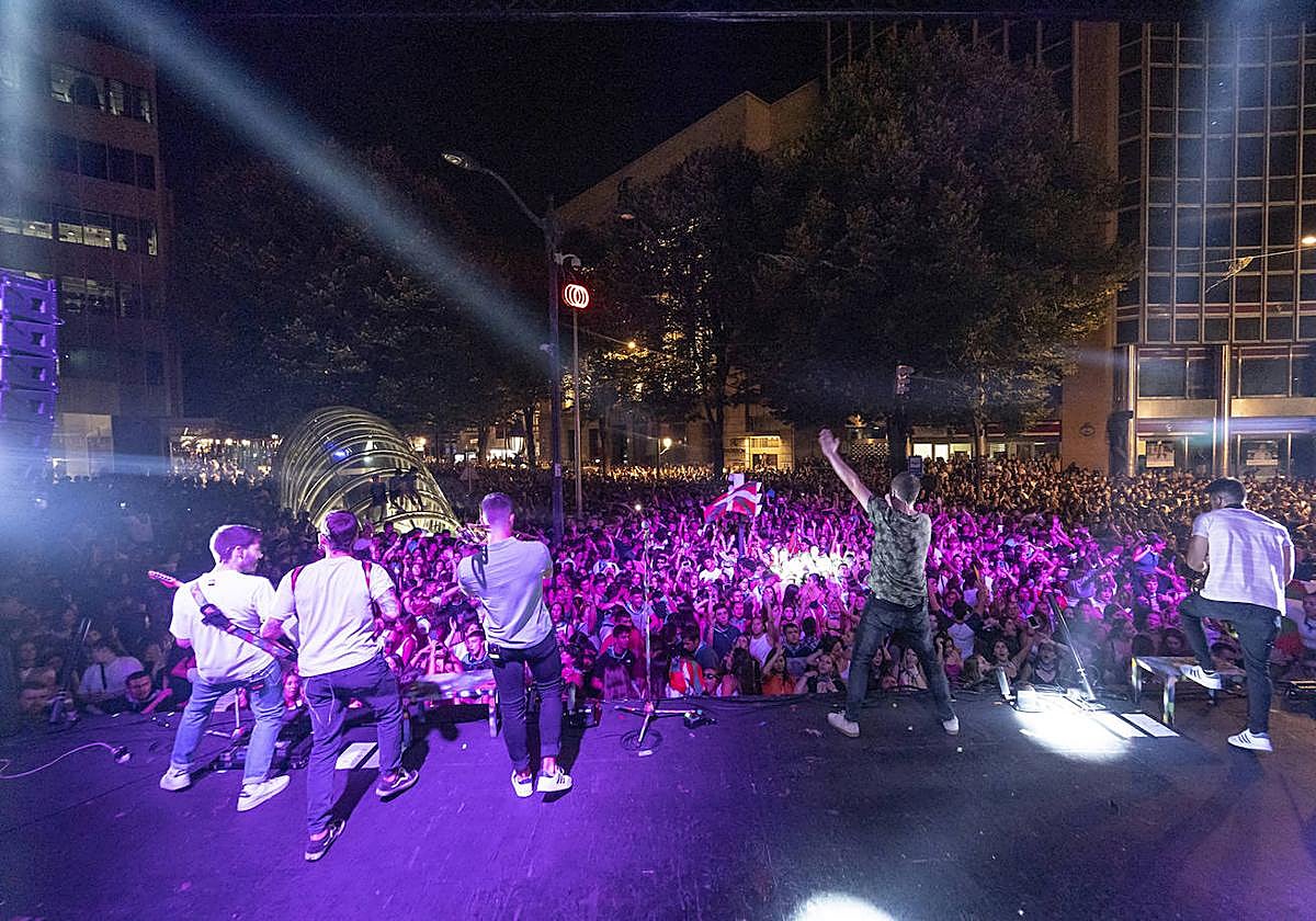 Las verbenas volverán a calentar la plaza Circular durante la Aste Nagusia