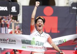 Gurutze Frades se impone en el Ironman de Vitoria