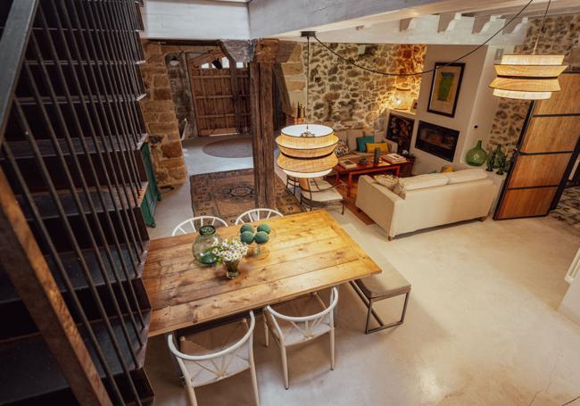 Una casa de madera y corcho autoconstruida en Cantabria que redefine la  forma de vivir en lo rural