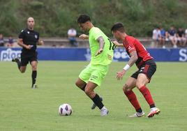 Eneko Jauregi es el único delantero puro en las filas del Amorebieta.