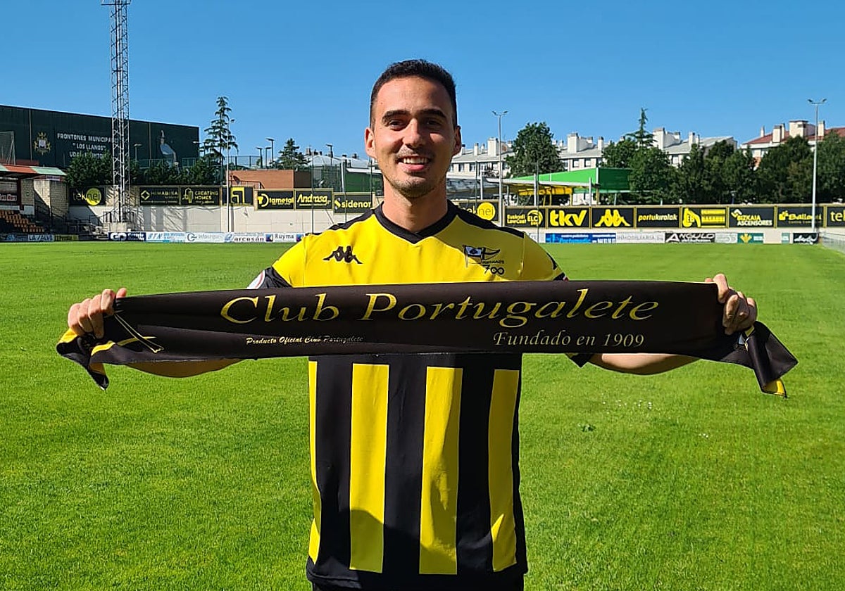 Iñigo Arzuaga ha fichado por el Portugalete después de ser un jugador importante en el Arenas de Segunda Federación.