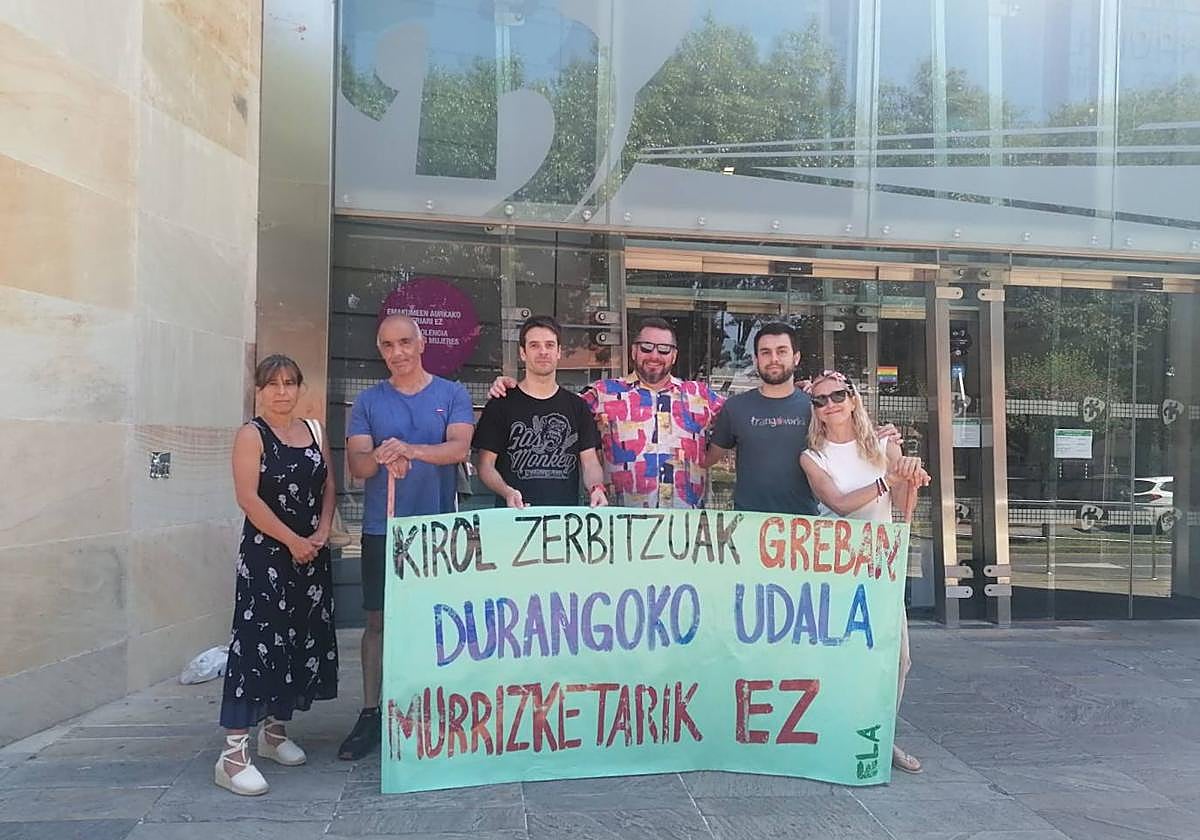 Imagen de una de las movilizaciones de los trabajadores del polideportivo de Durango