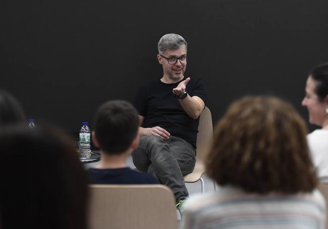 Juan Gómez-Jurado, en un encuentro con suscriptores de EL CORREO.