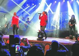 La música de Camela sonará el sábado en la calle Cantabria, un día después de actuar Serafín Zubiri con Mikel Hergoz, que ya lo hicieron en 2018.