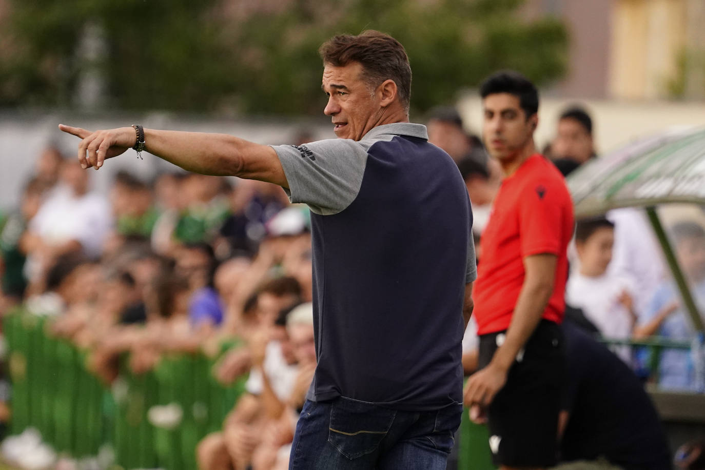 Victoria del Alavés frente al Racing en el primer amistoso de la temporada