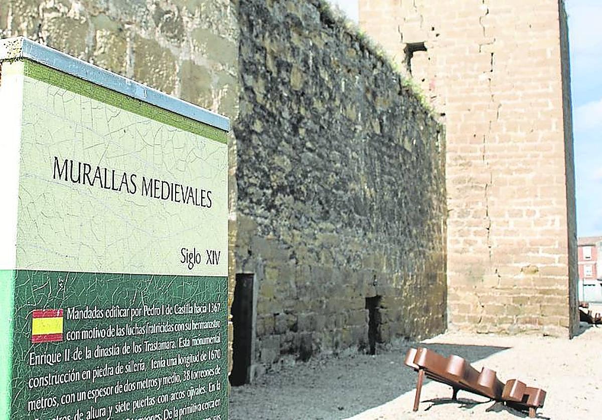 Paño y uno de los torreones de la avenida de Burgos.