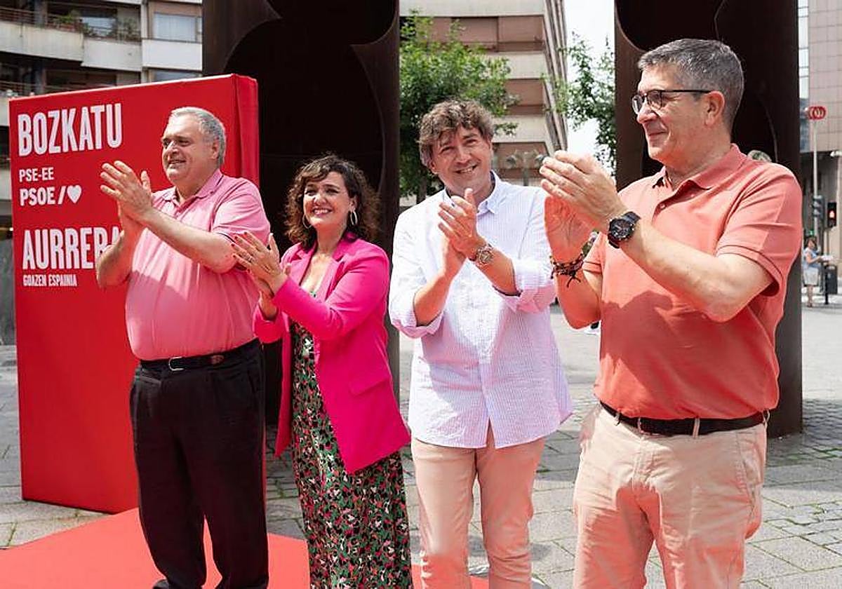 Txema Oleaga, María Guijarro, Eneko Andueza y Patxi López, este sábado en un acto en Barakaldo.