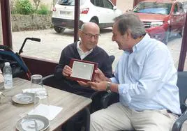 José Iglesias Novoa, 'Pepe el gallego' ha celebrado su compleaños rodeado de familiares, amigos y representantes del Ayuntamiento como el alcalde José María Gorroño.