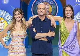 Ramón García, flanqueado por las copresentadoras del programa: la streamer Cristinini y la actriz Michelle Calvó.