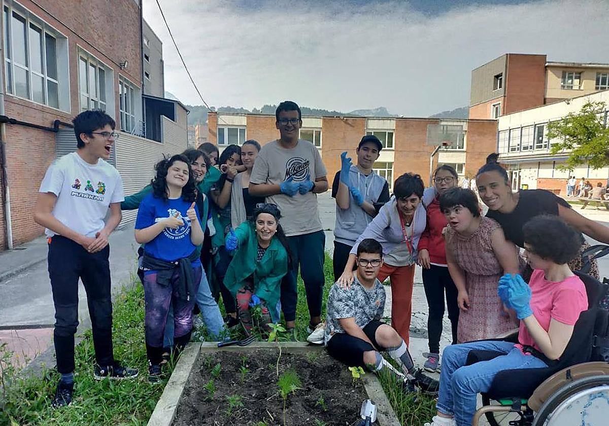 Las huertas prenden en la azotea del instituto de Durango