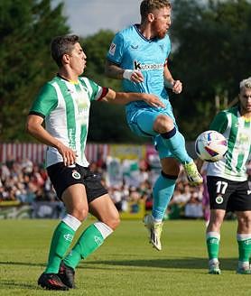 Imagen secundaria 2 - Imanol García de Albéniz, Yeray y Muniain, durante el duelo ante el conjunto cántabro