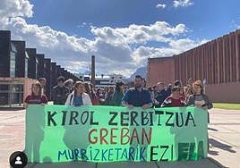 Los trabajadores del polideportivo de Durango mantienen su huelga de cara al curso que viene