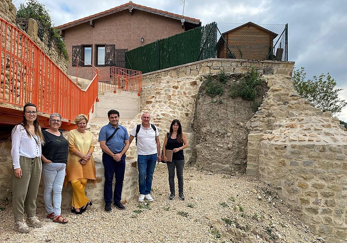 Añana renueva su muralla como parte del plan turístico del Valle Salado