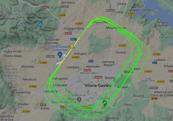 La estela que el avión ha dejado sobre el cielo de Vitoria, según la app Flight Radar.