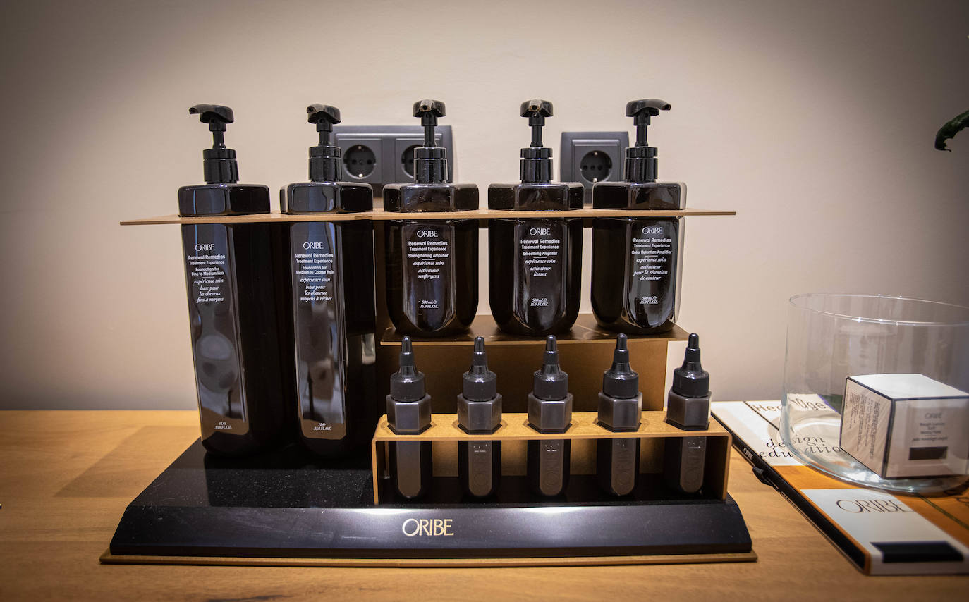 La nueva peluquería de diseño en Bilbao a la que puedes llevarte al perro y comer frente al Guggenheim