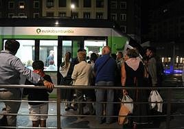 Estas serán las frecuencias del tranvía de Vitoria durante La Blanca