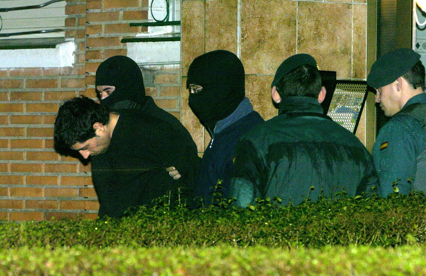 Mikel Barrios, cuando fue detenido en 2005.