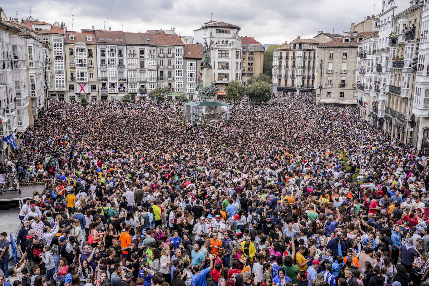 Las mejores fotos del Chupinazo y la Bajada de Celedón